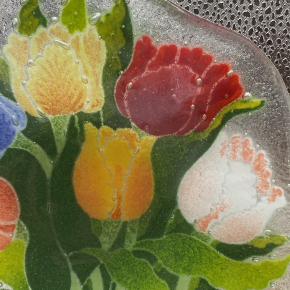 Signed Tulip Fused Glass Bowl “Peggy Karr” - Picture 4 of 6